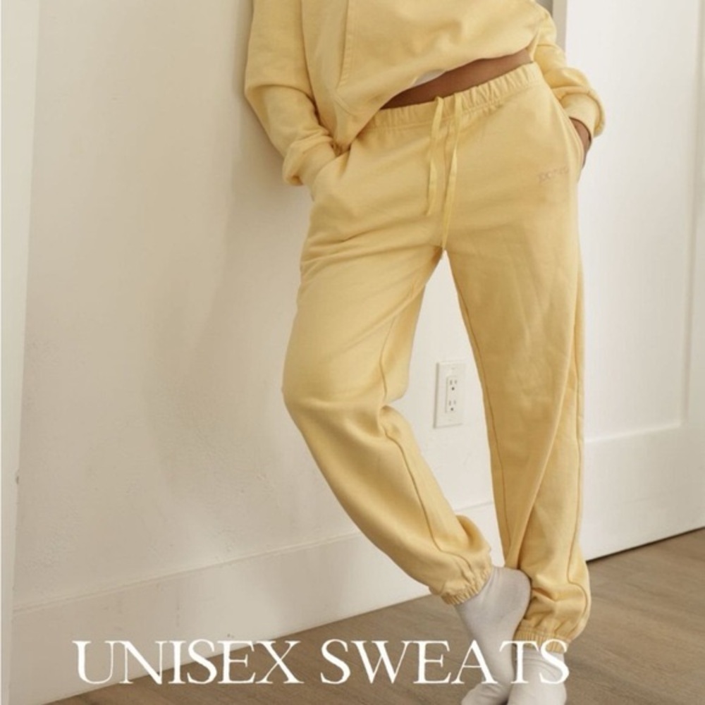 *LOOKING TO TRADE* Parke Embroidered Unisex Sweats in Butter Yellow Size XS